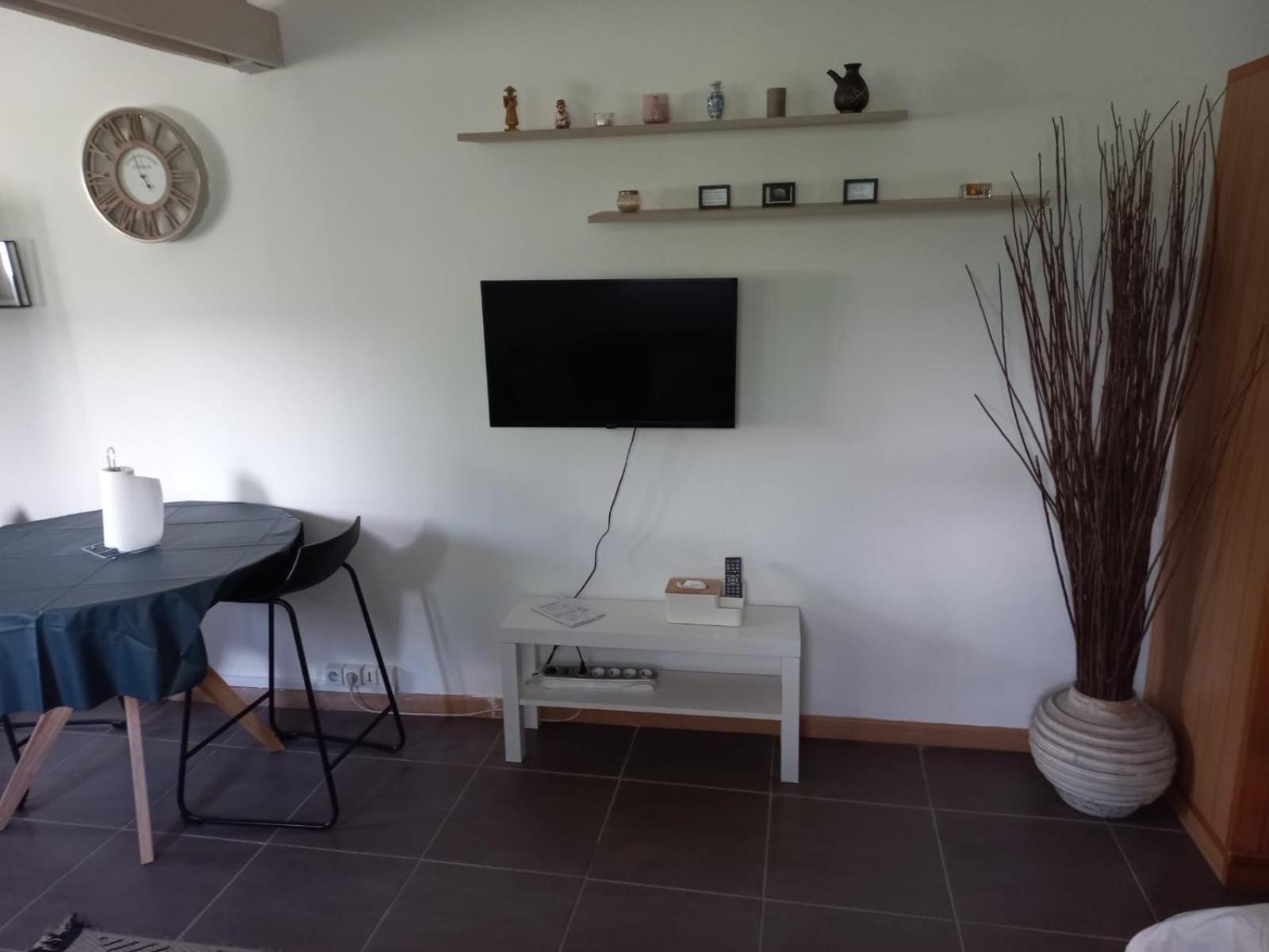Maisonnette Au Calme Gennevilliers Exterior foto