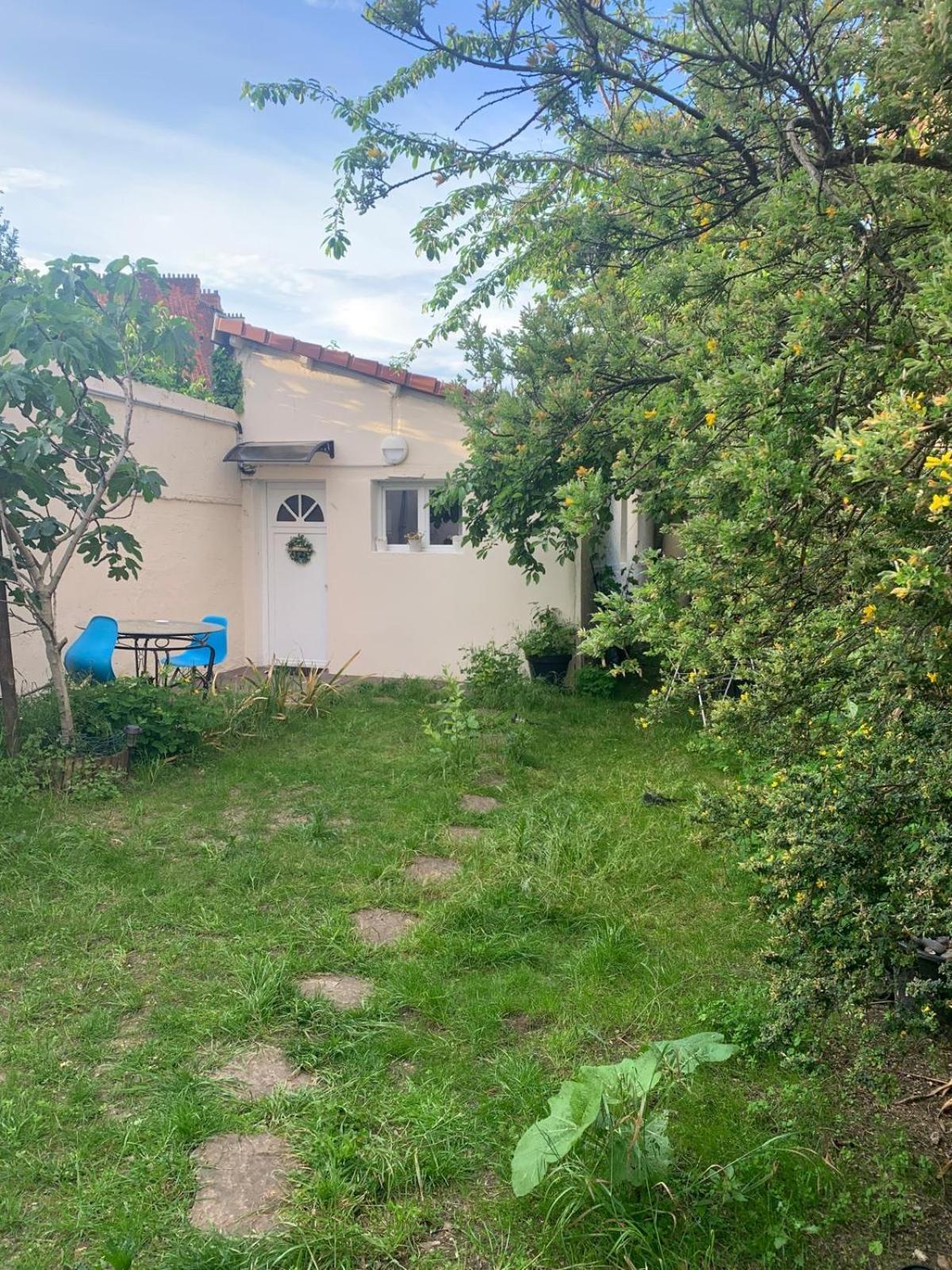 Maisonnette Au Calme Gennevilliers Exterior foto